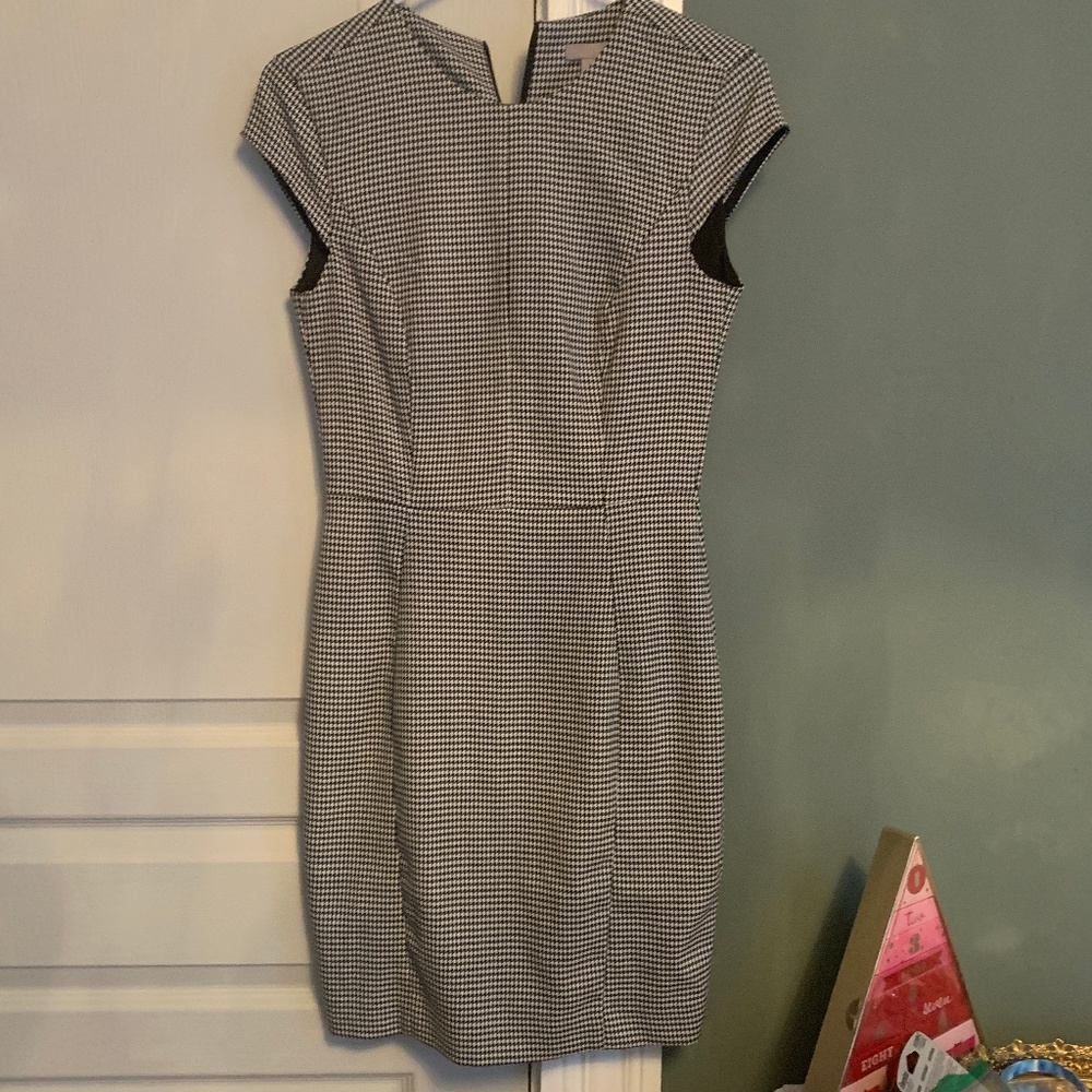 H&M Houndstooth Cap-sleeved Dress
